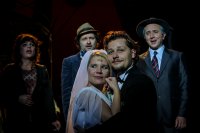 K�pek az el�ad�sr�l - MUTTER: Pap Lujza  OLIV�R: Szak�ly Aur�l