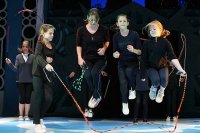 A kisfi� meg az oroszl�nok