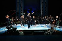 A kisfi� meg az oroszl�nok