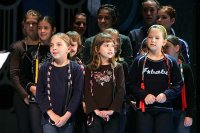 A kisfi� meg az oroszl�nok