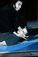 A kisfi� meg az oroszl�nok