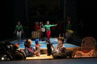 A kisfi� meg az oroszl�nok