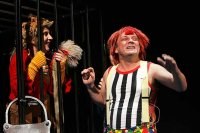 A kisfi� meg az oroszl�nok