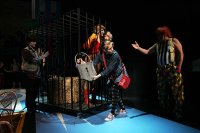 A kisfi� meg az oroszl�nok