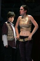 A kisfi� meg az oroszl�nok