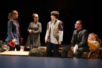 A kisfi� meg az oroszl�nok