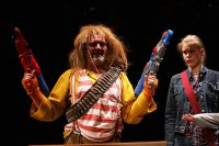 A kisfi� meg az oroszl�nok