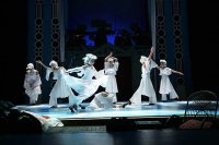 A kisfi� meg az oroszl�nok