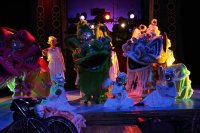 A kisfi� meg az oroszl�nok