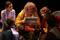 A kisfi� meg az oroszl�nok