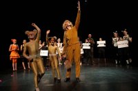 A Keresztury �MK M�v�szeti Iskol�j�nak tanul�i