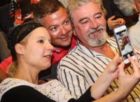 Szelfizés a nézőtéren: Kovács Olga, Farkas Gergő, Farkas Ignác evnyit2