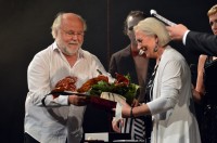 Haumann P�ter �tadja a d�jat Ecsedi Erzs�betnek